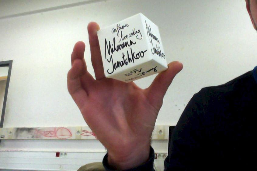 Cube papier de Fluxus